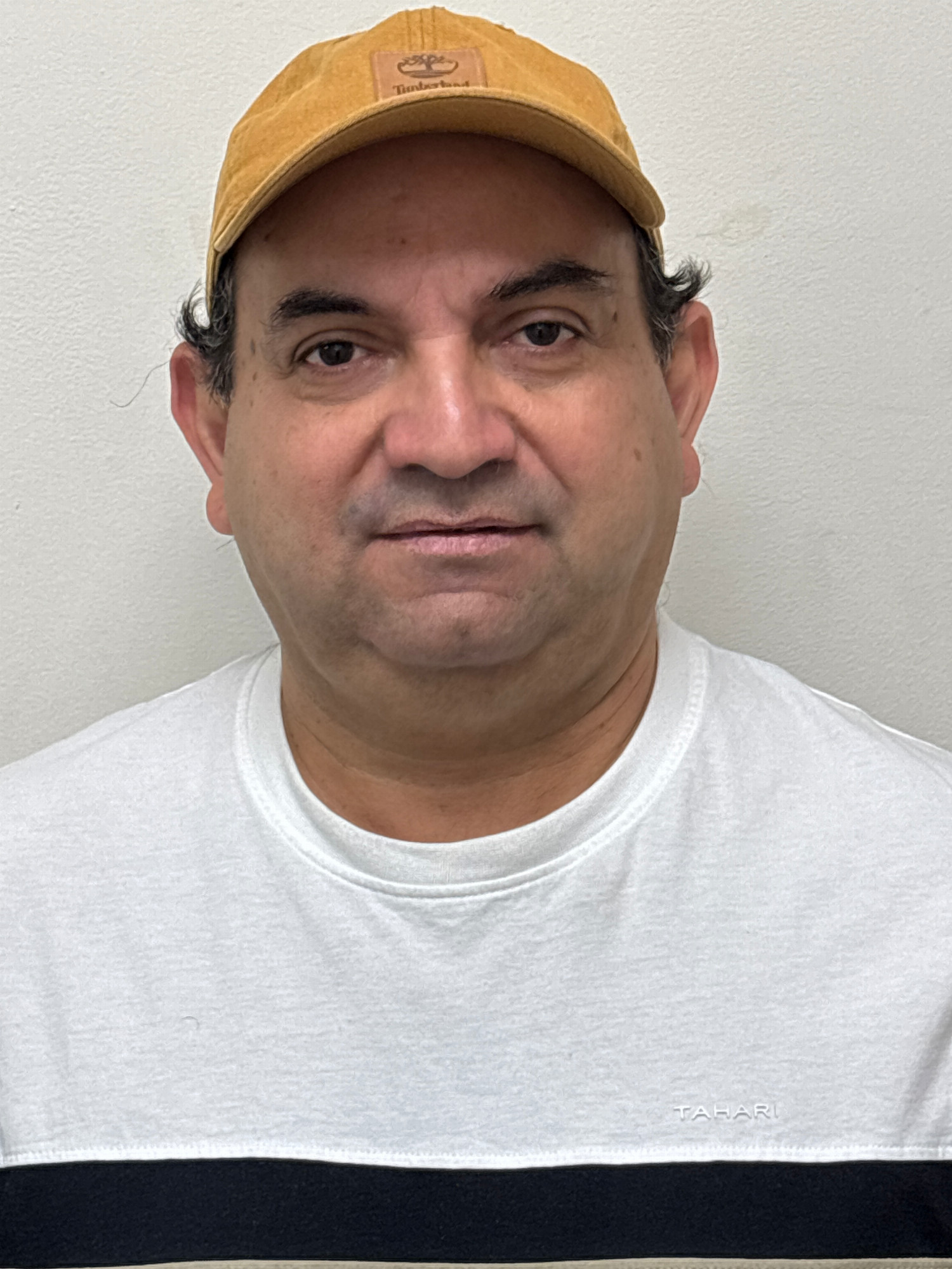 LEYBER  VICTOR  SALAZAR CABRERA